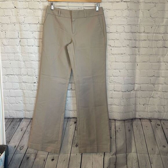 Banana Republic Women’s Khaki Martin Fit Dress Pants size 6R NEW - Picture 1 of 7
